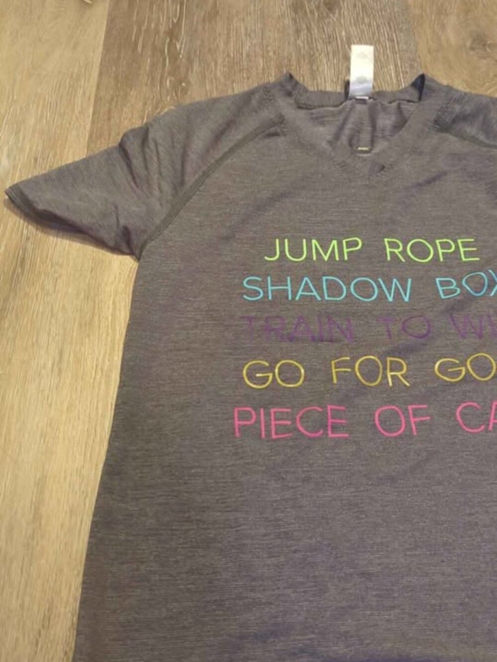 Ivivva gray athletic shirt size 12 - Picture 4 of 6